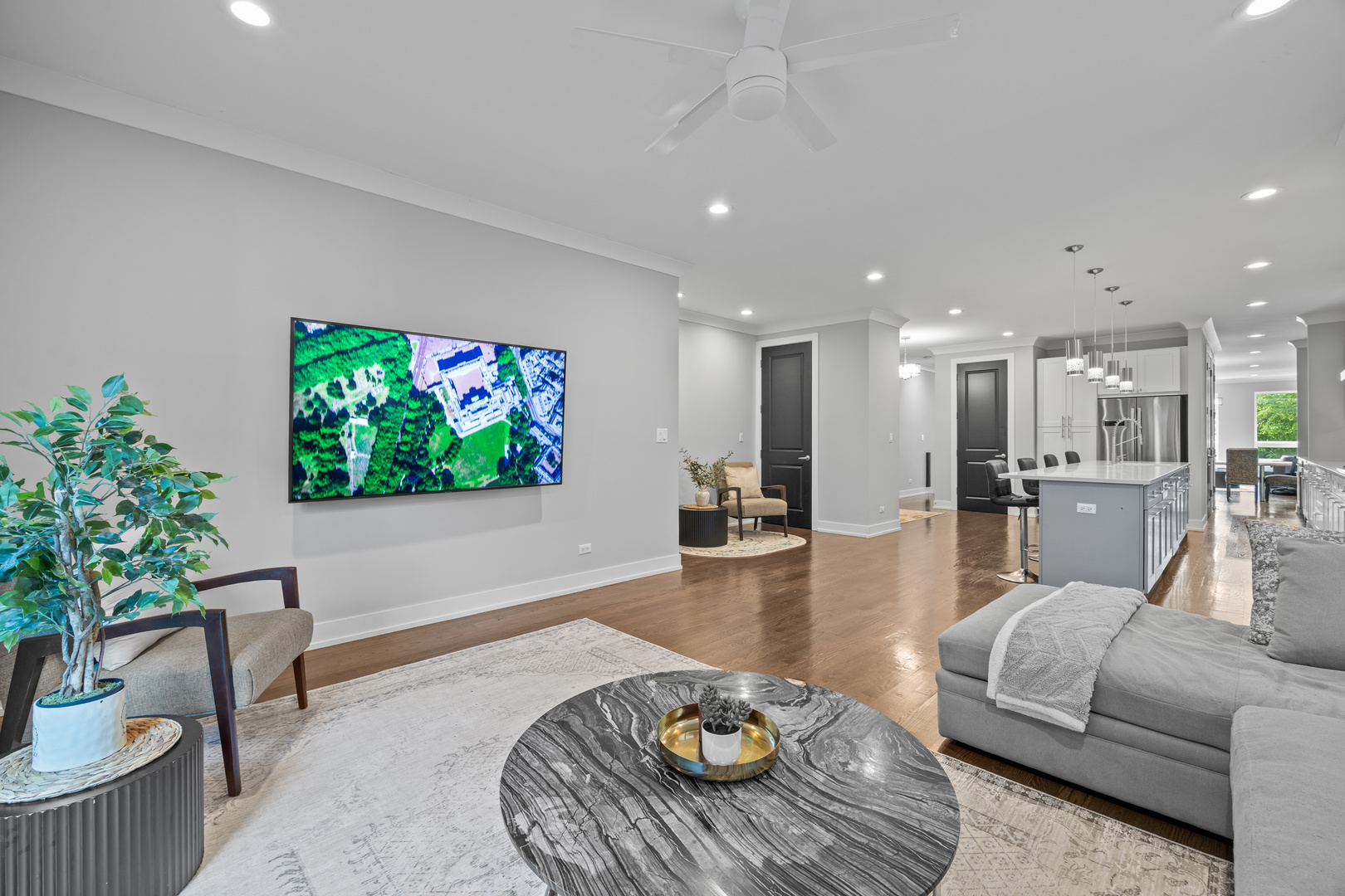2743 N Ashland Avenue Unit: 1N