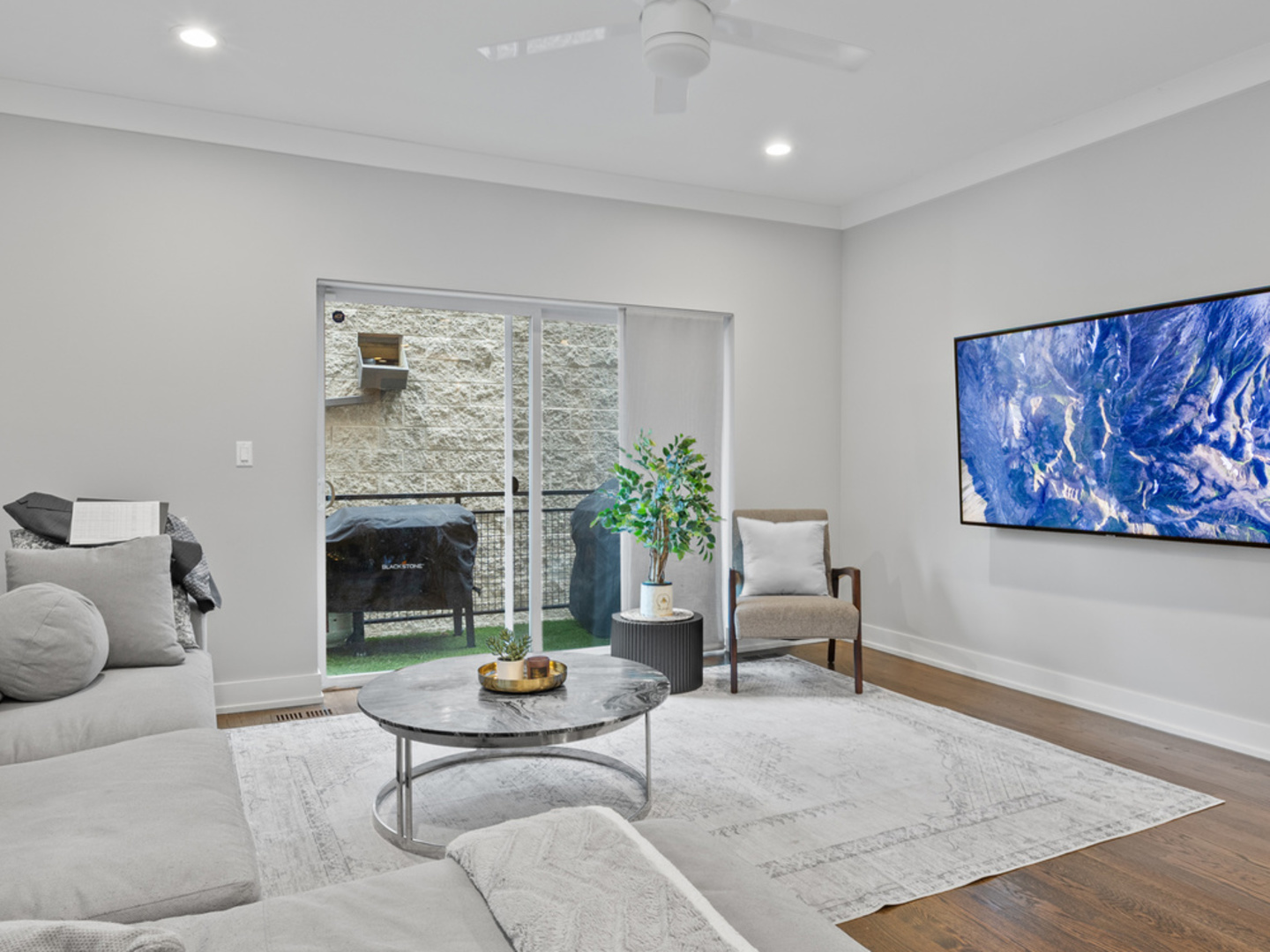 2743 N Ashland Avenue Unit: 1N