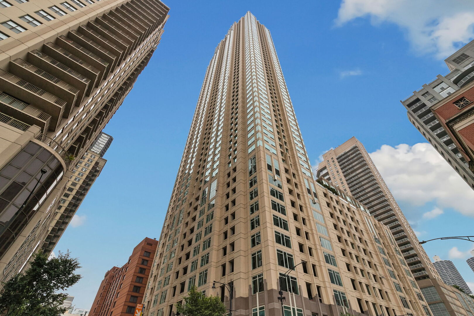 33 W Ontario Street Unit: 41EN