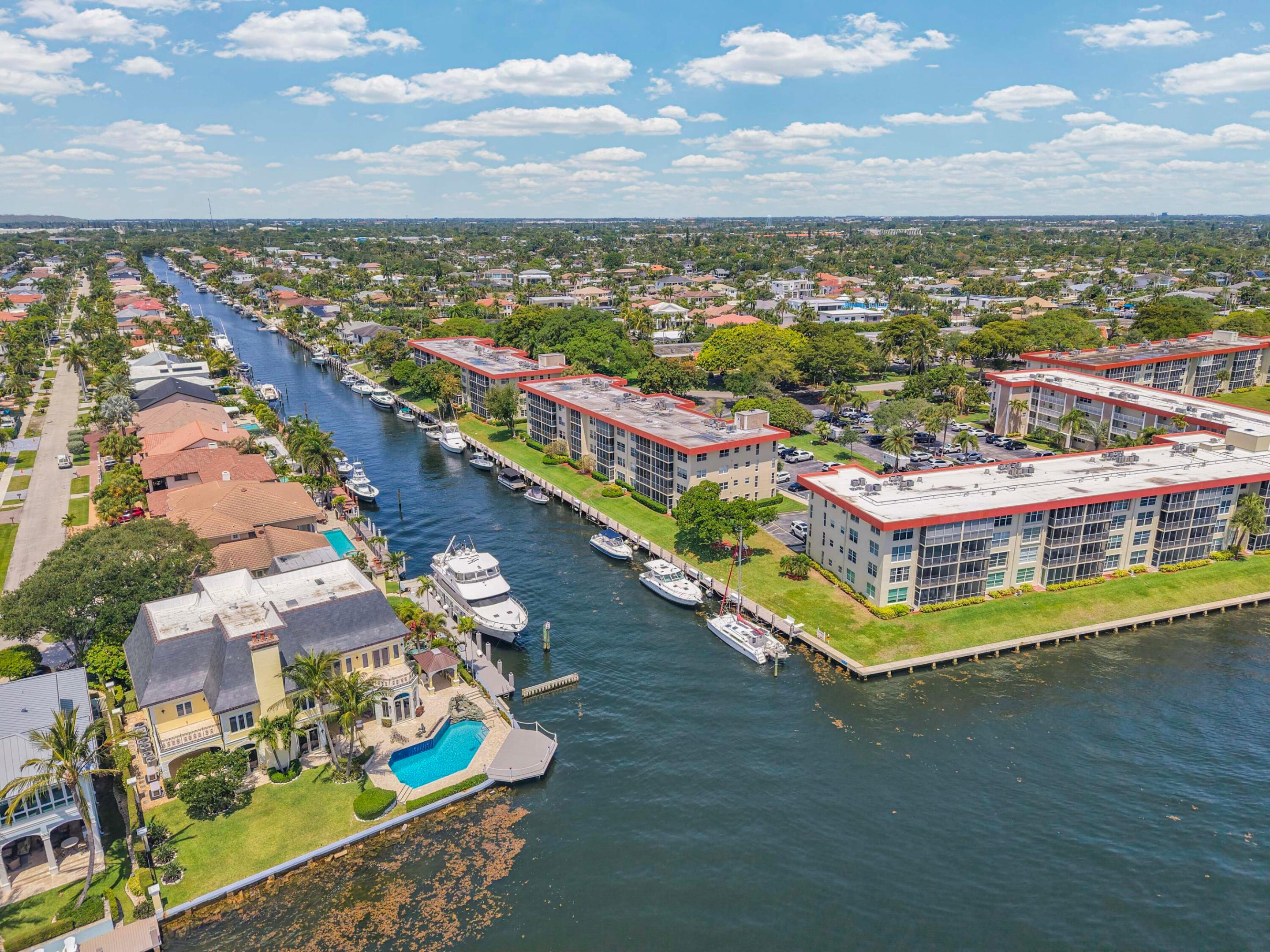 3050 NE 48th Court 305