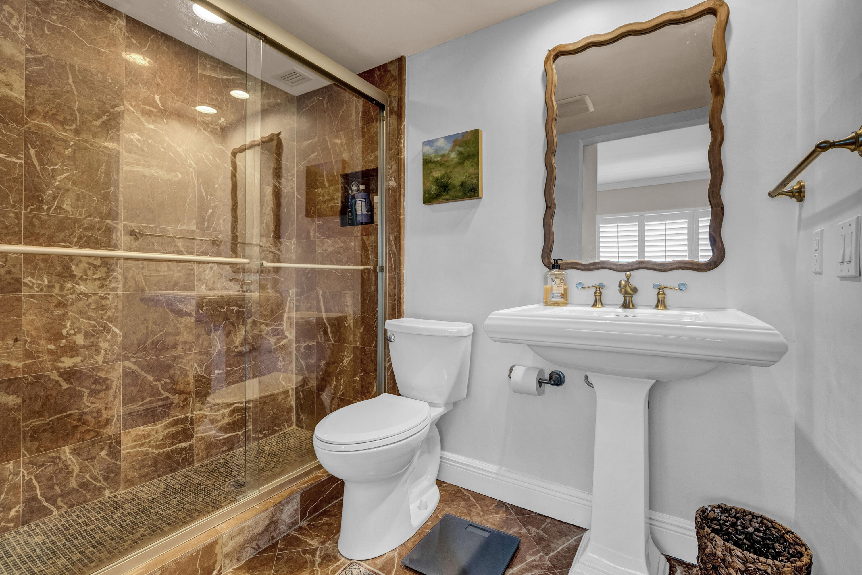 3050 NE 48th Court 305