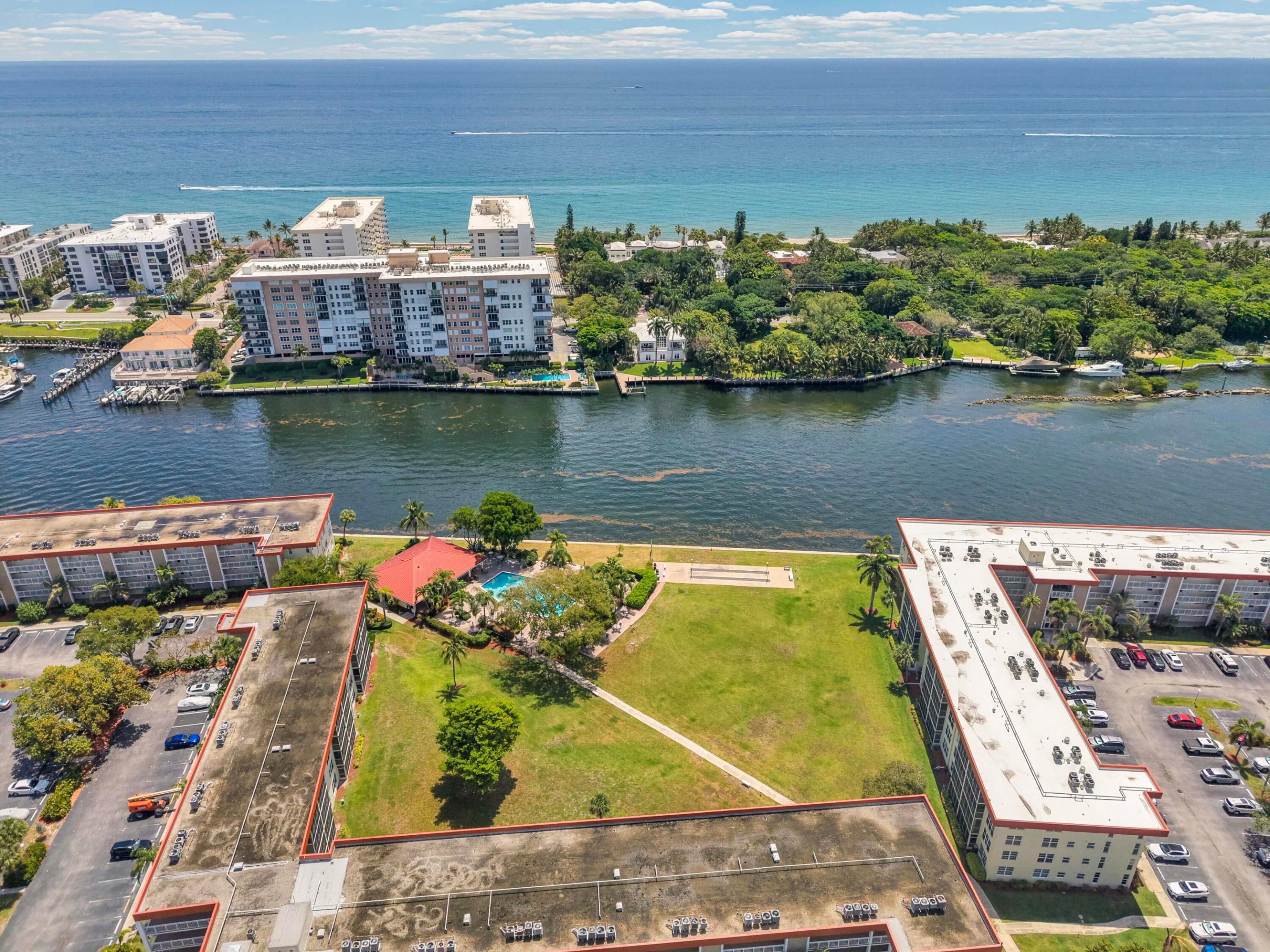3050 NE 48th Court 305