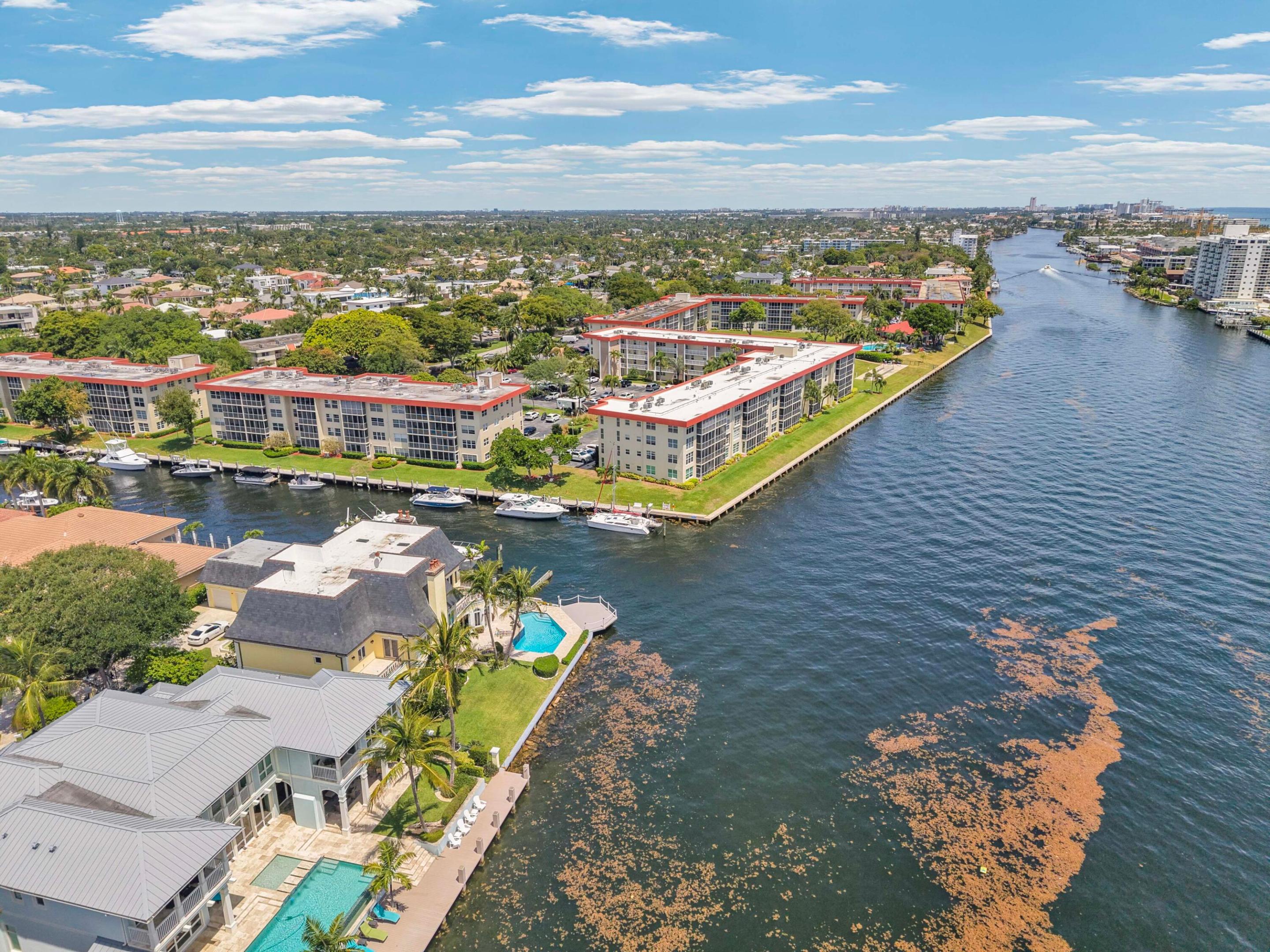 3050 NE 48th Court 305