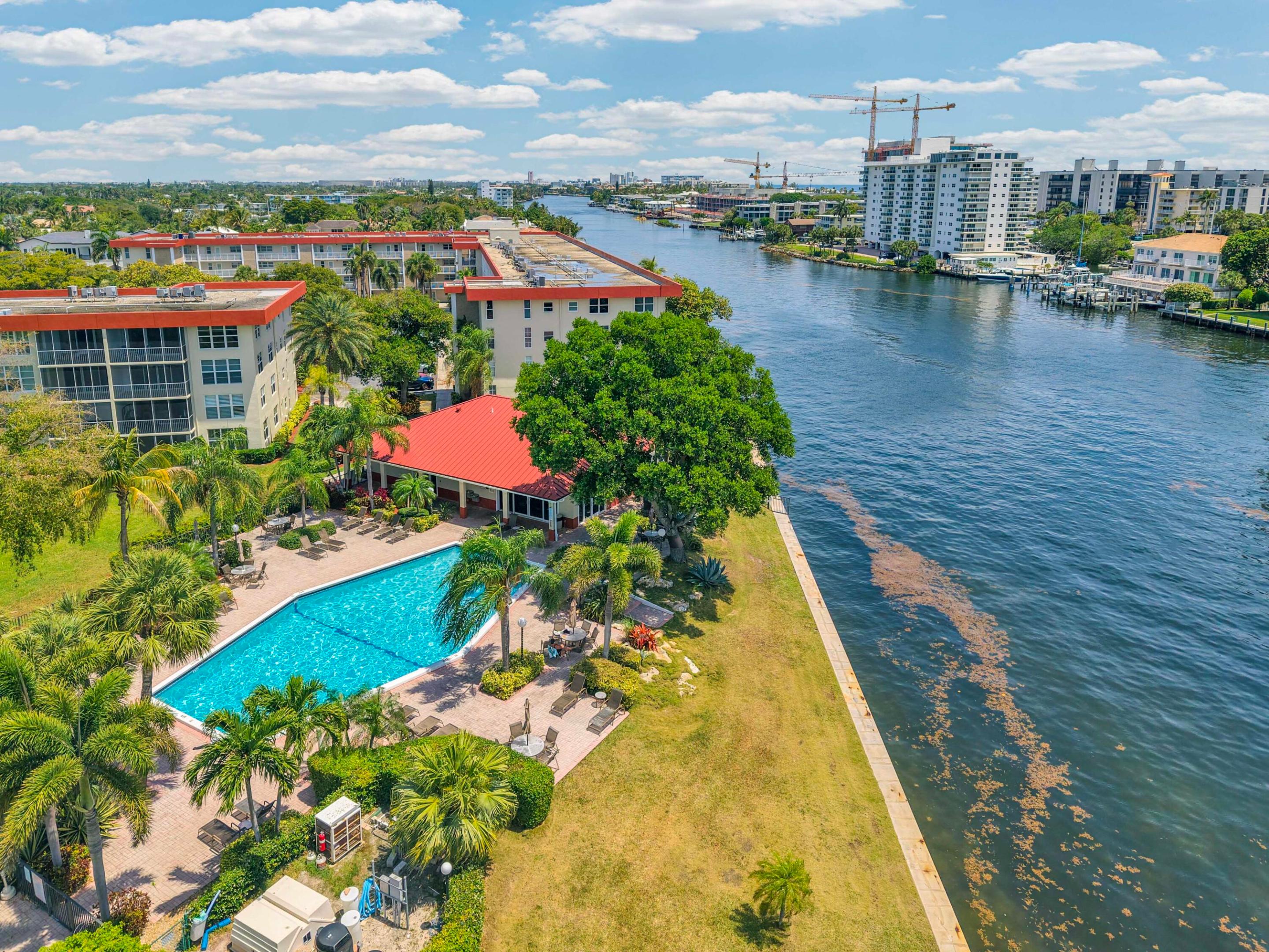 3050 NE 48th Court 305
