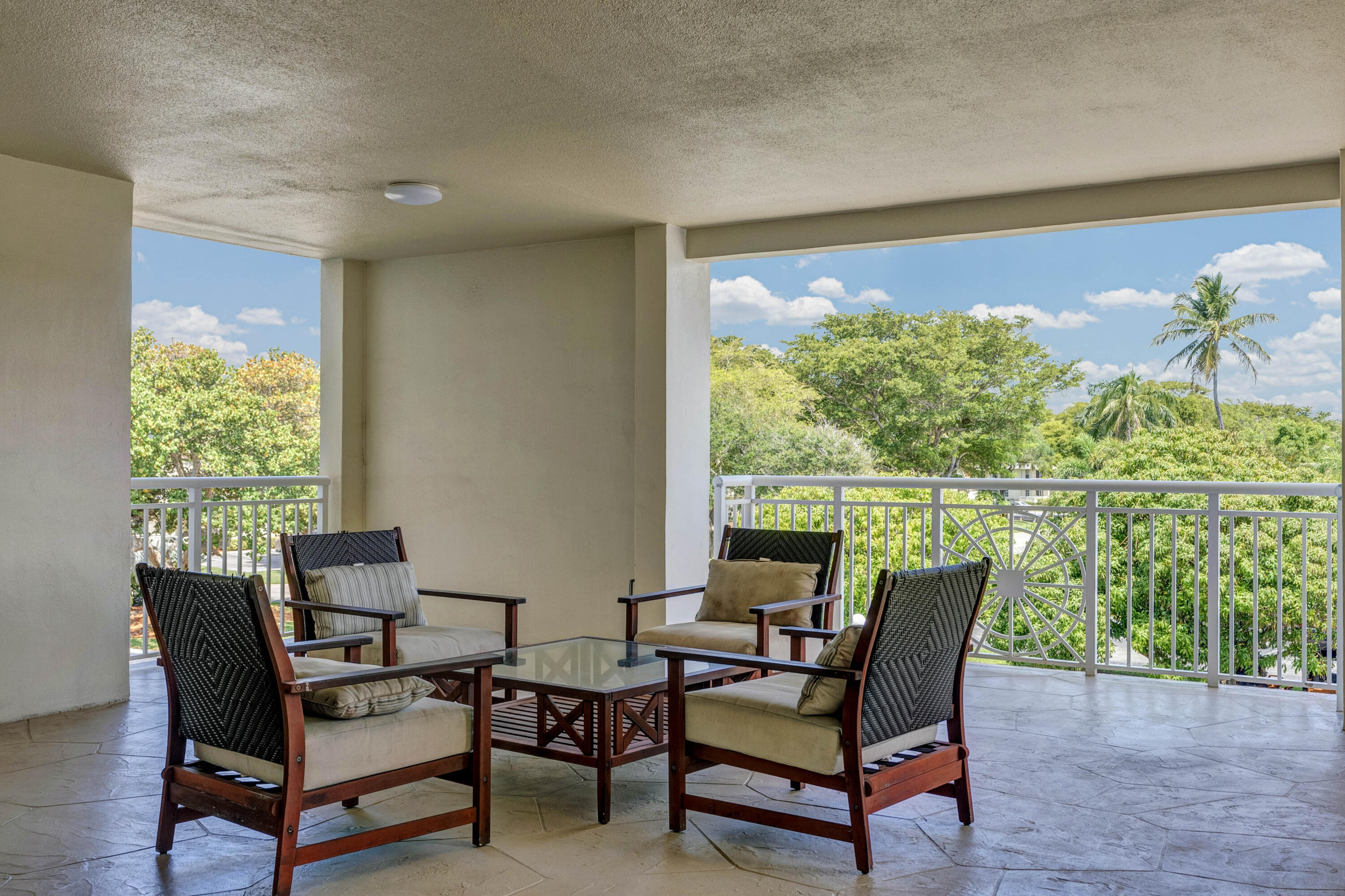 3050 NE 48th Court 305
