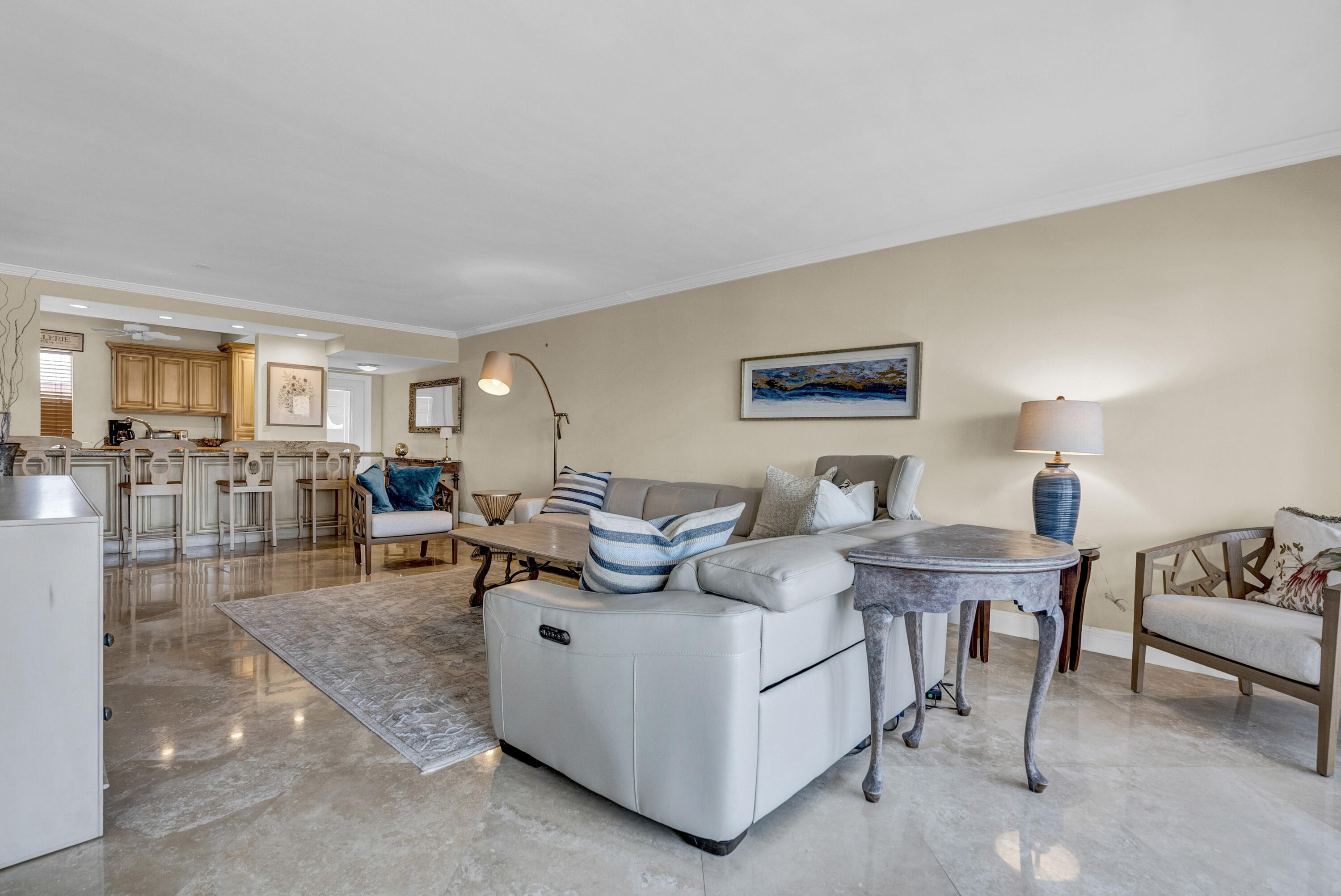 3050 NE 48th Court 305