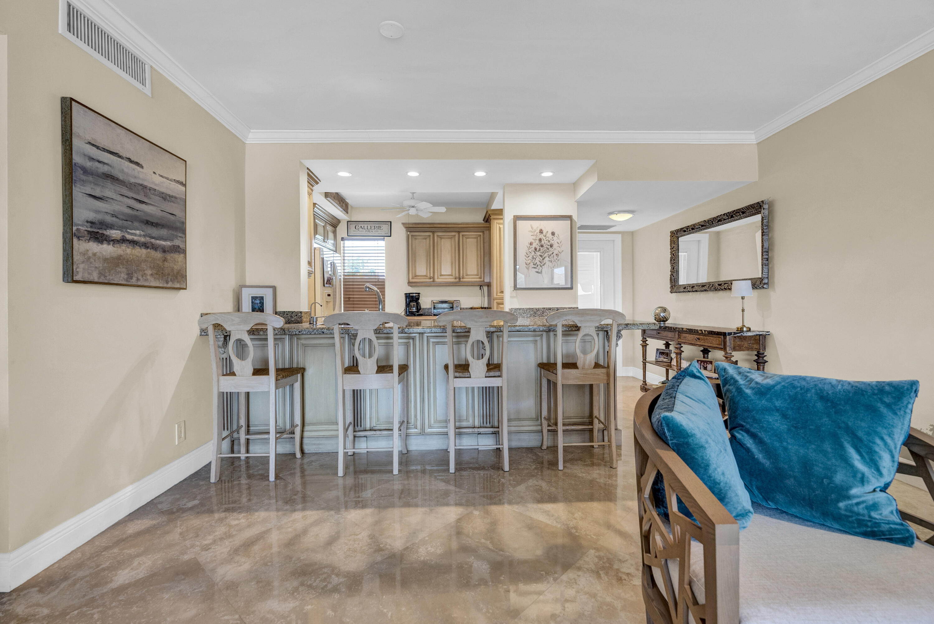3050 NE 48th Court 305
