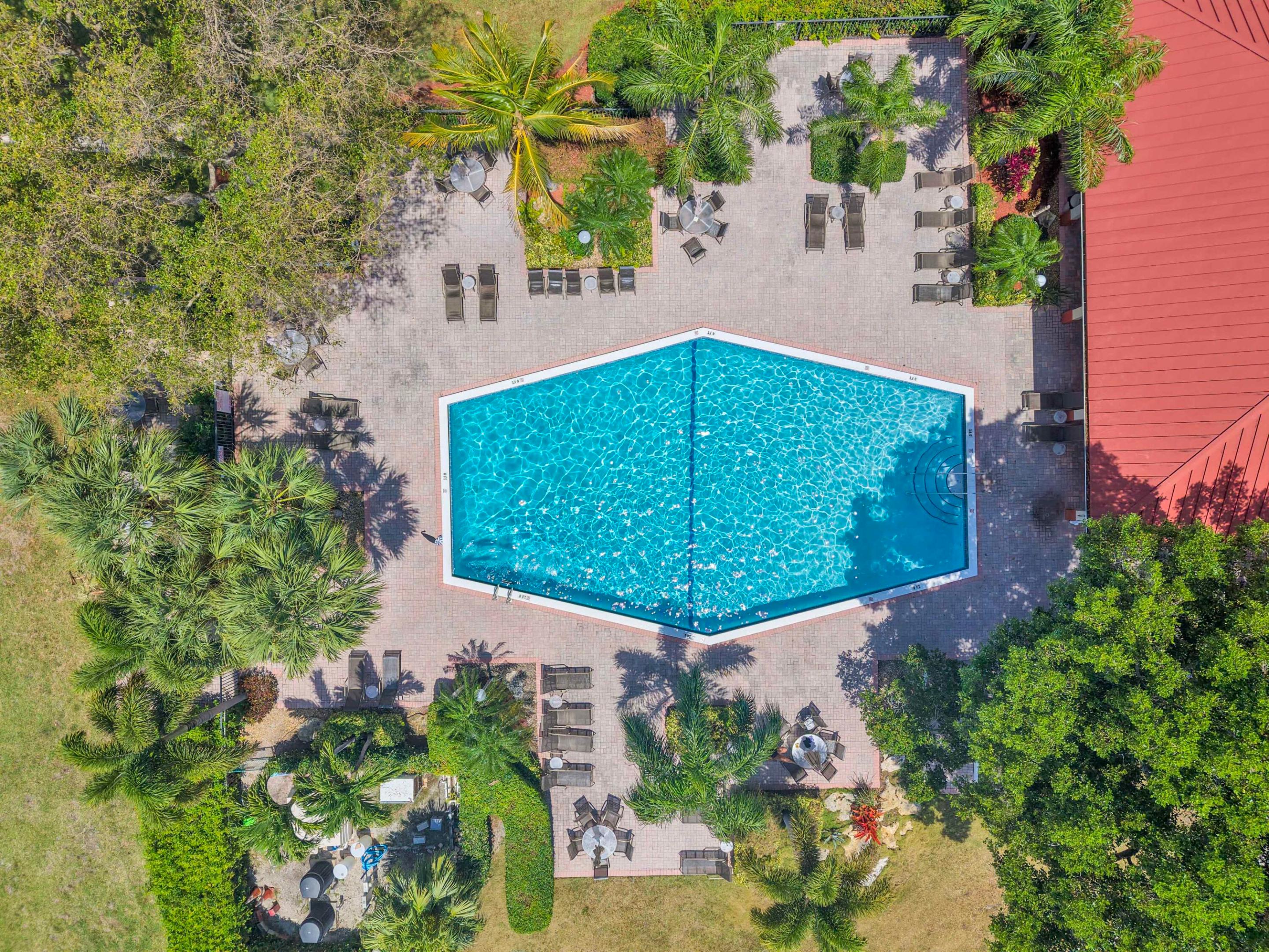 3050 NE 48th Court 305