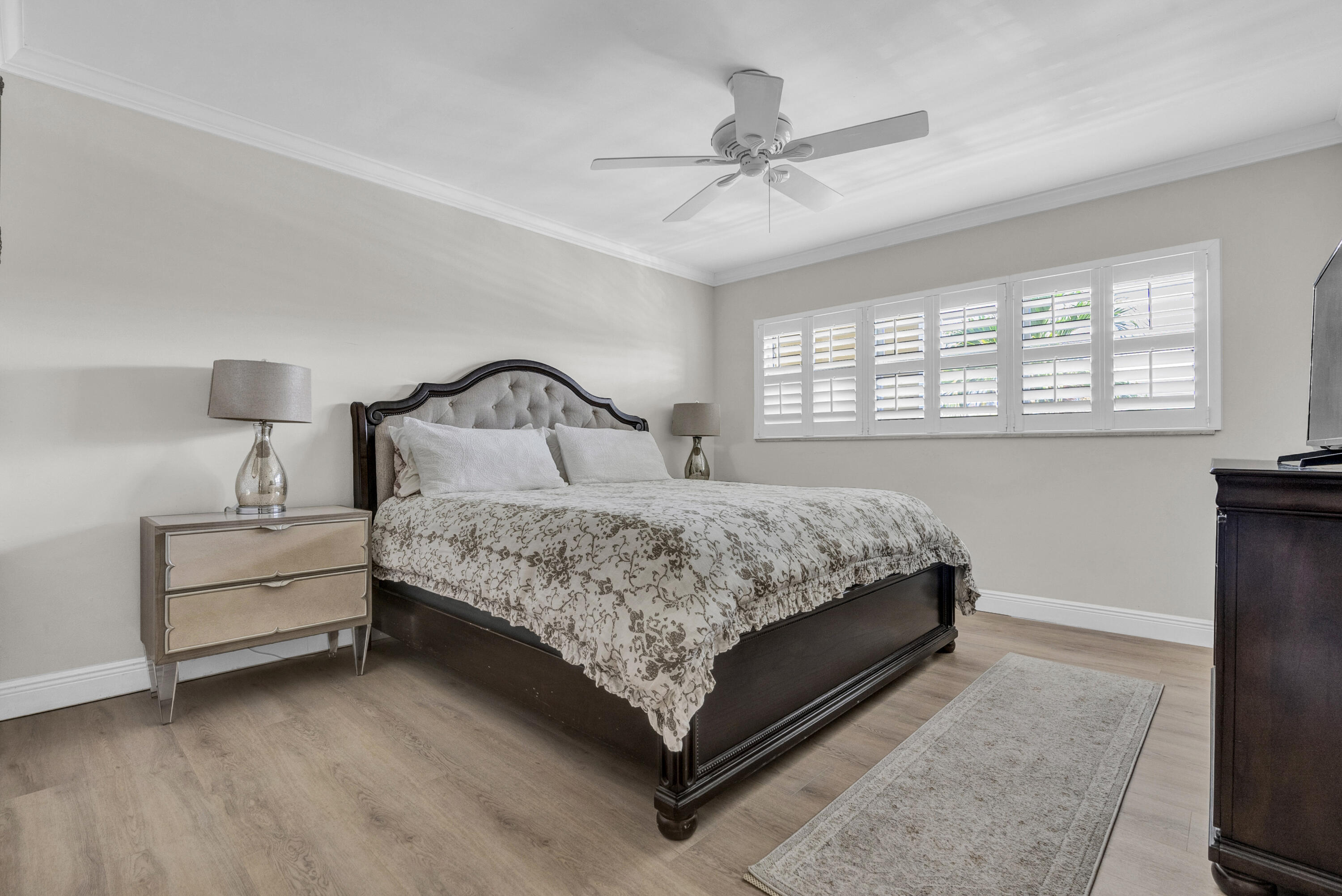3050 NE 48th Court 305
