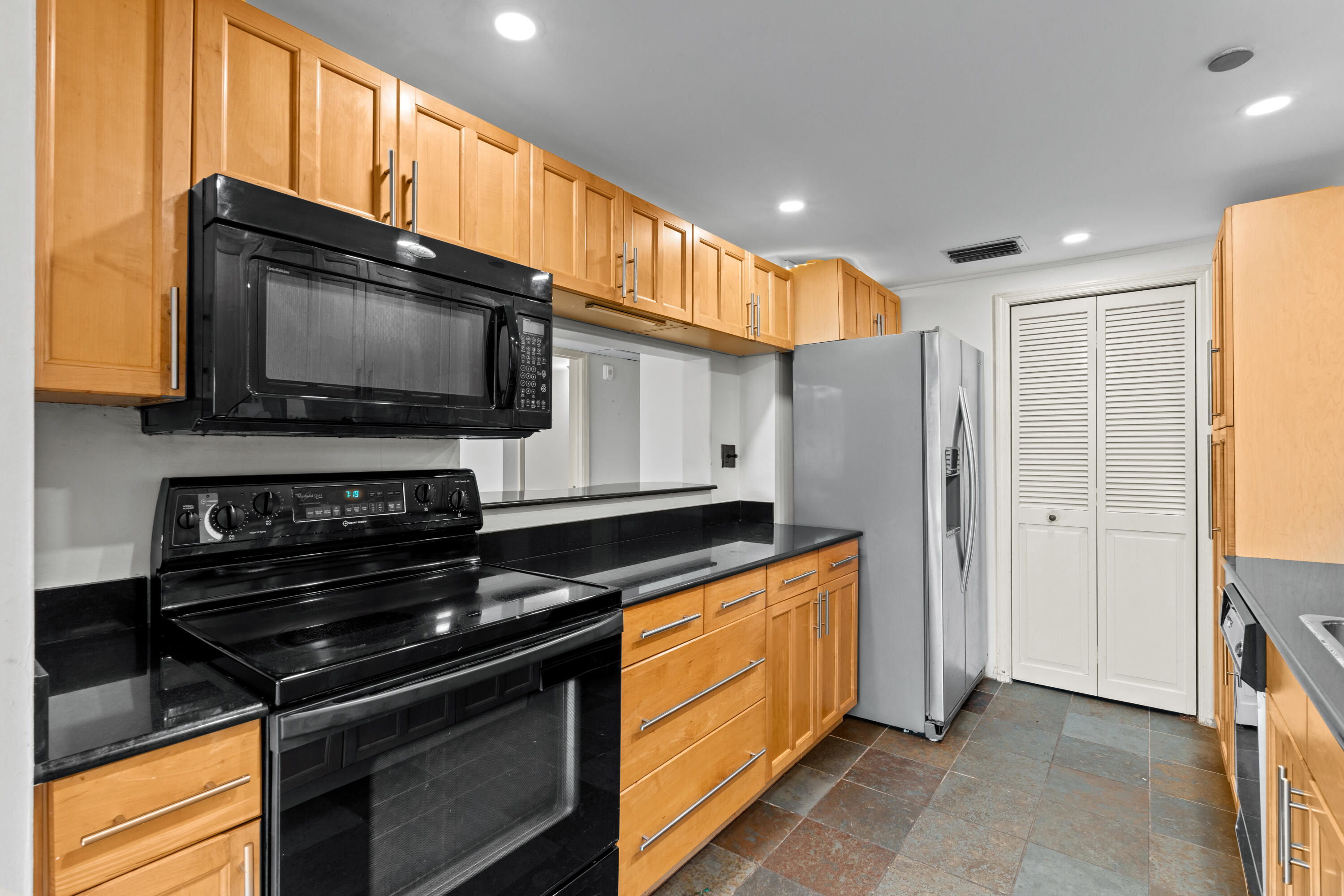859 JEFFERY Street 5110
