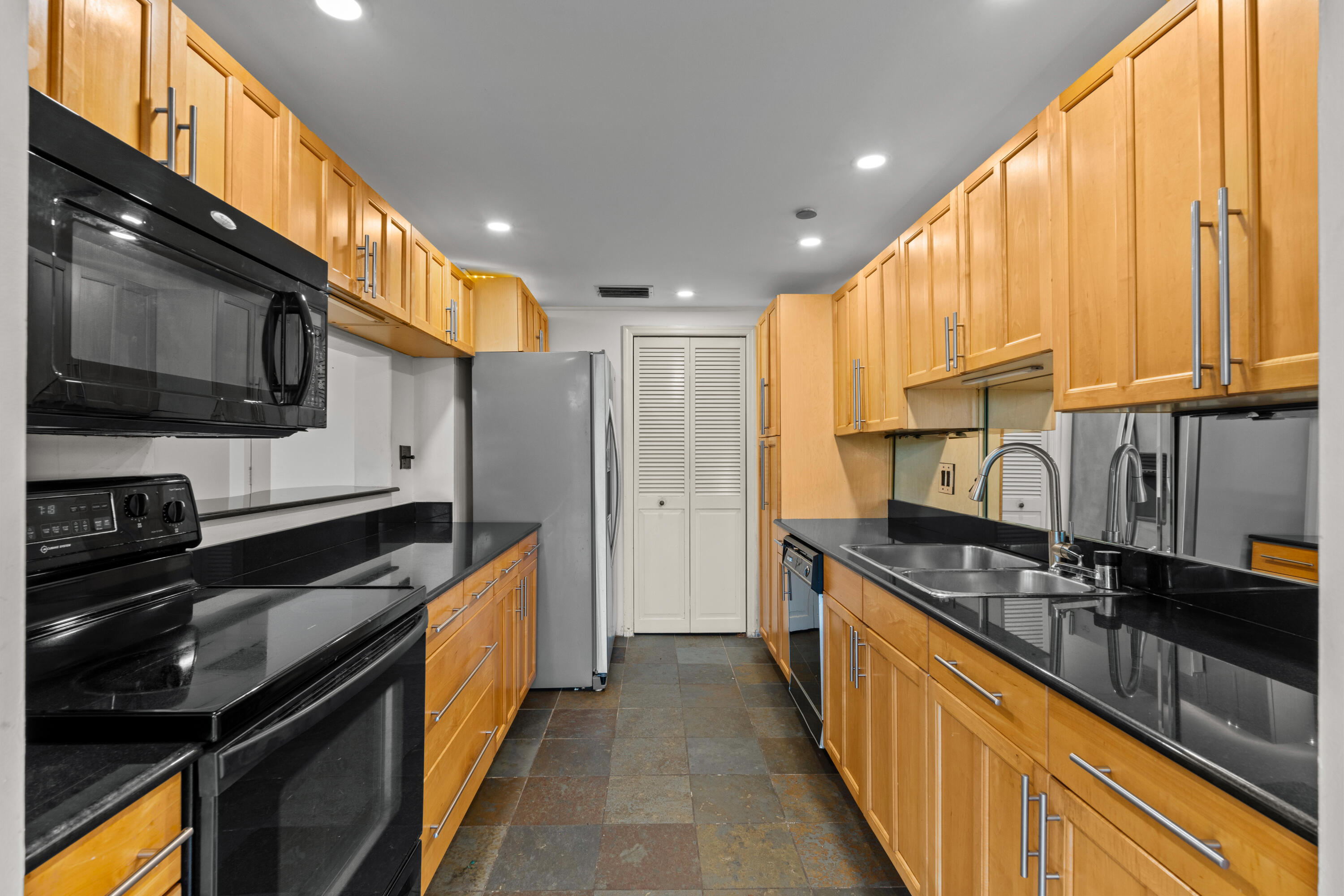 859 JEFFERY Street 5110