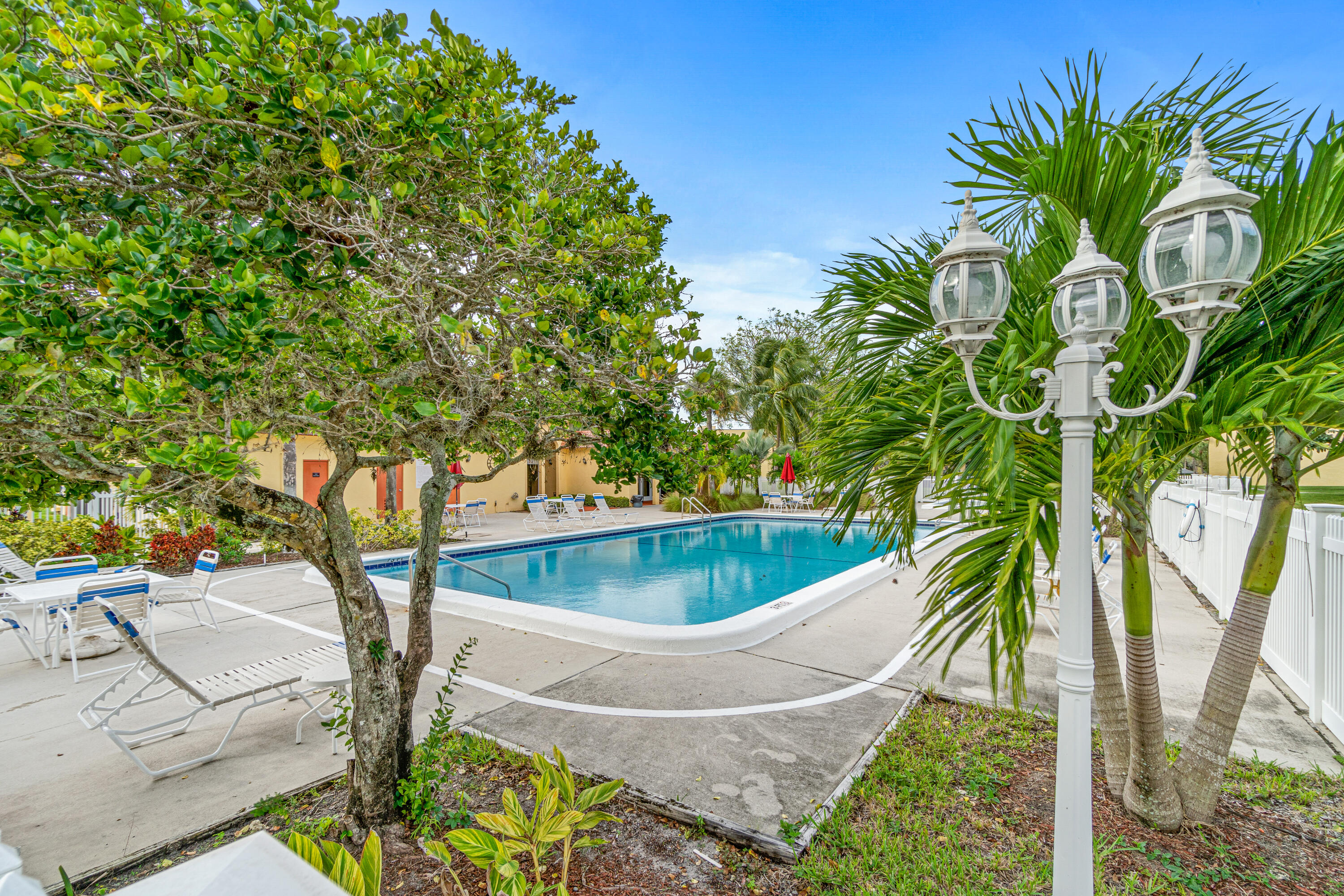 892 SW 9th Street Circle 9