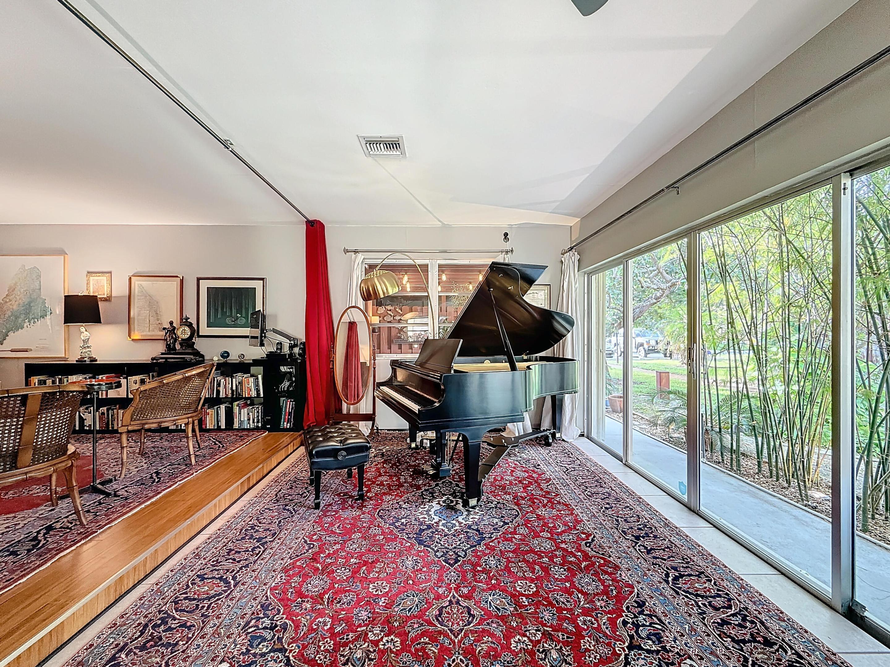 533 SE 28th Circle 533