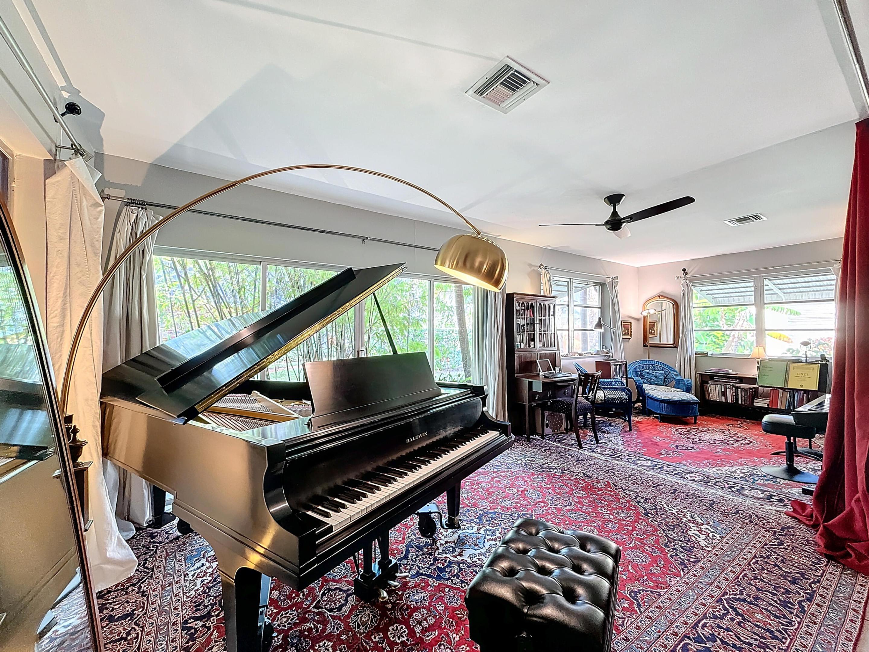 533 SE 28th Circle 533