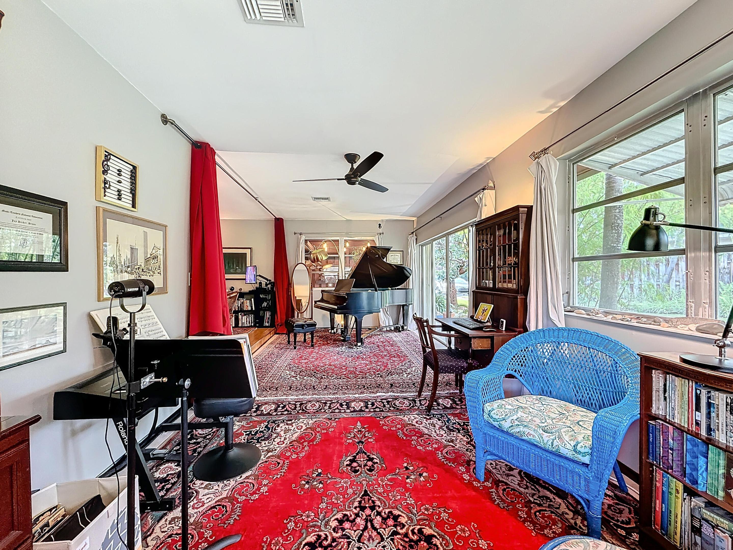 533 SE 28th Circle 533