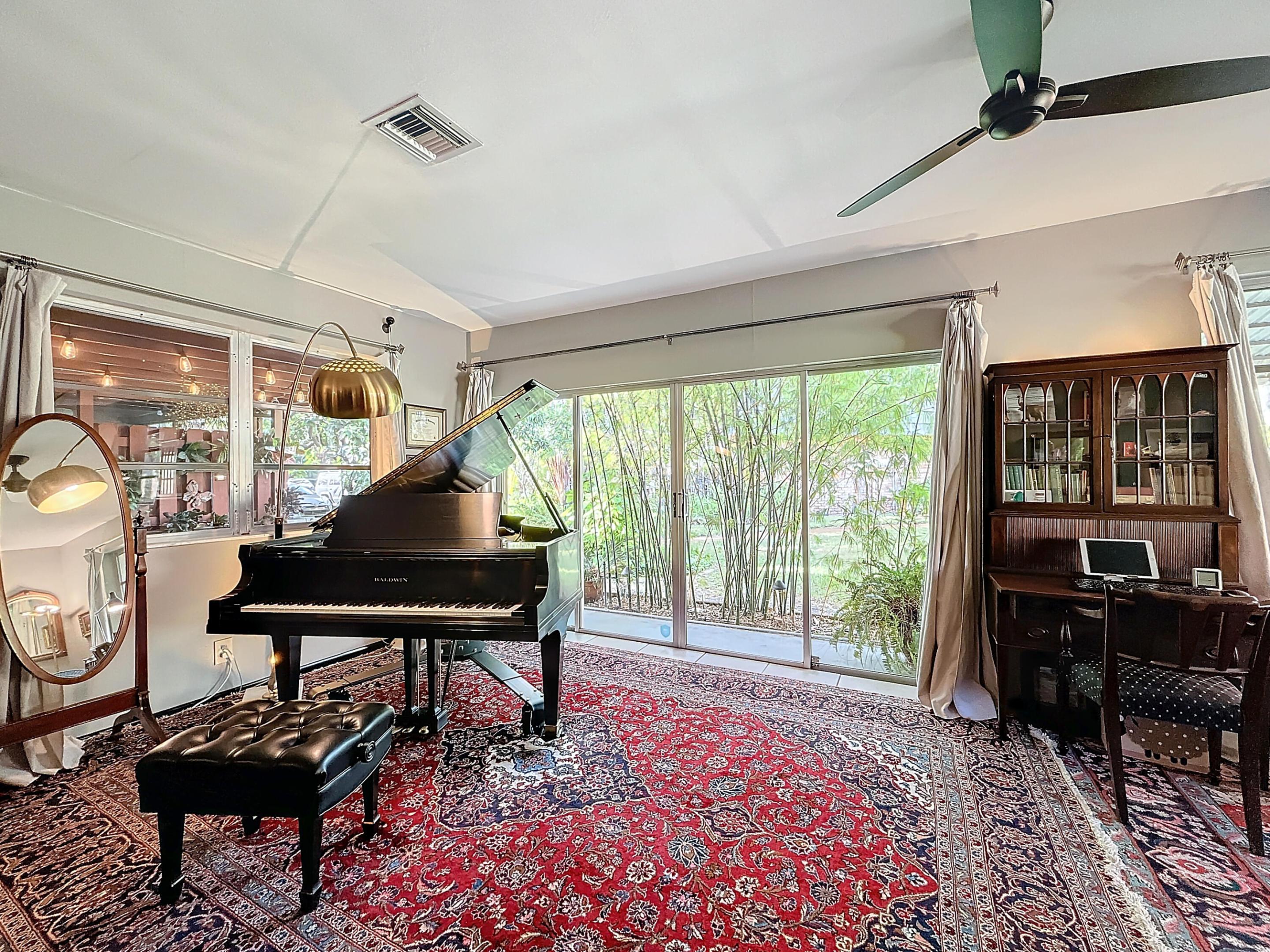 533 SE 28th Circle 533