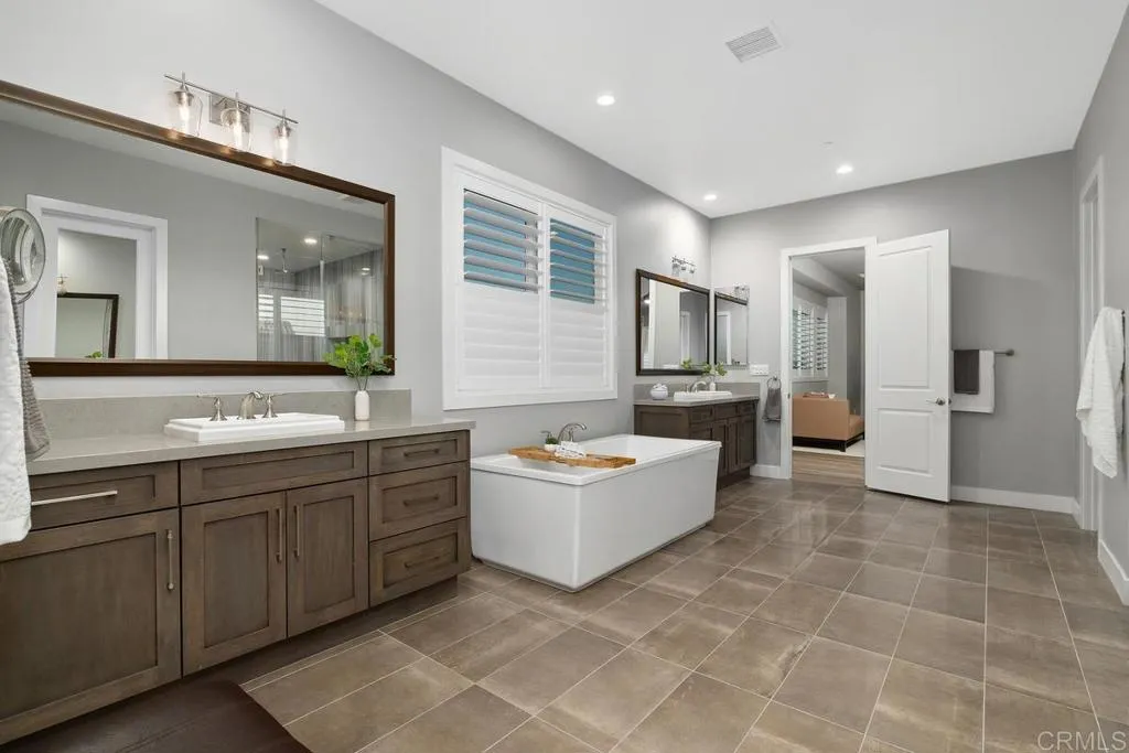6183 Summit Crest Circle