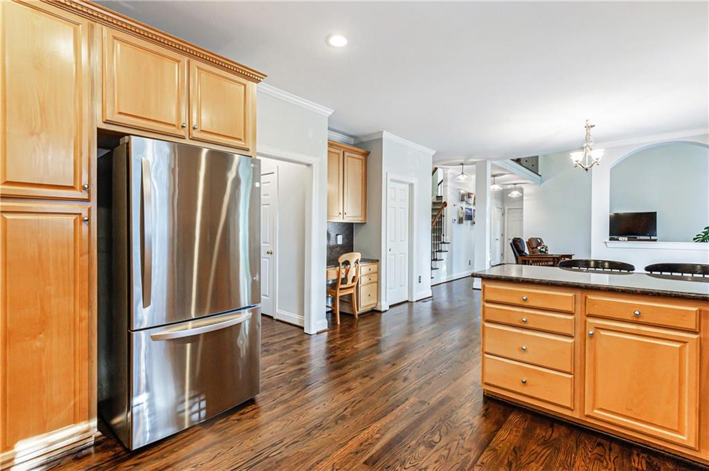 6515 Ridgefield Drive