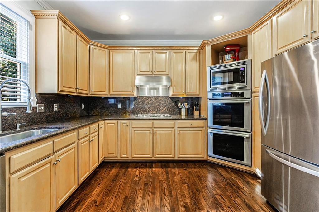 6515 Ridgefield Drive