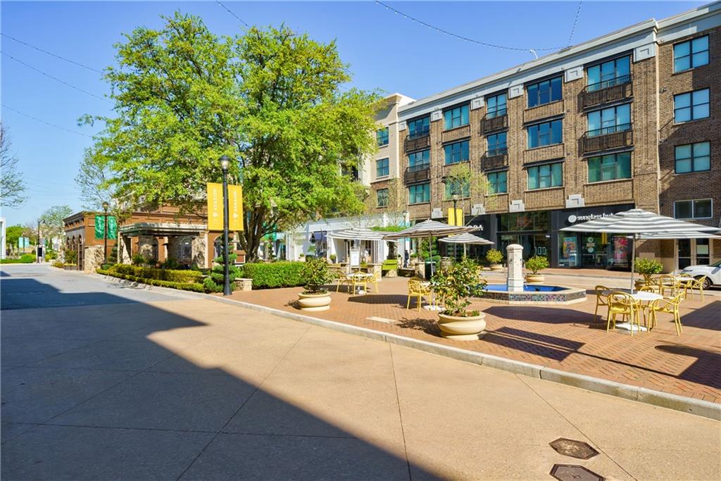 2090 Lake Windward Drive