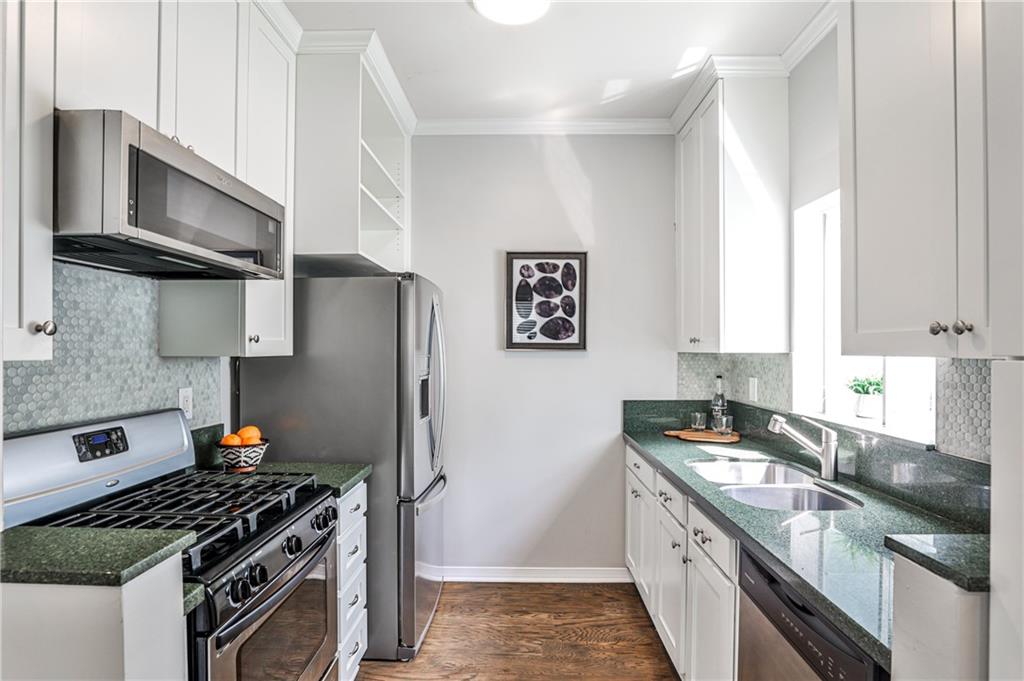 318 Glenwood Avenue SE