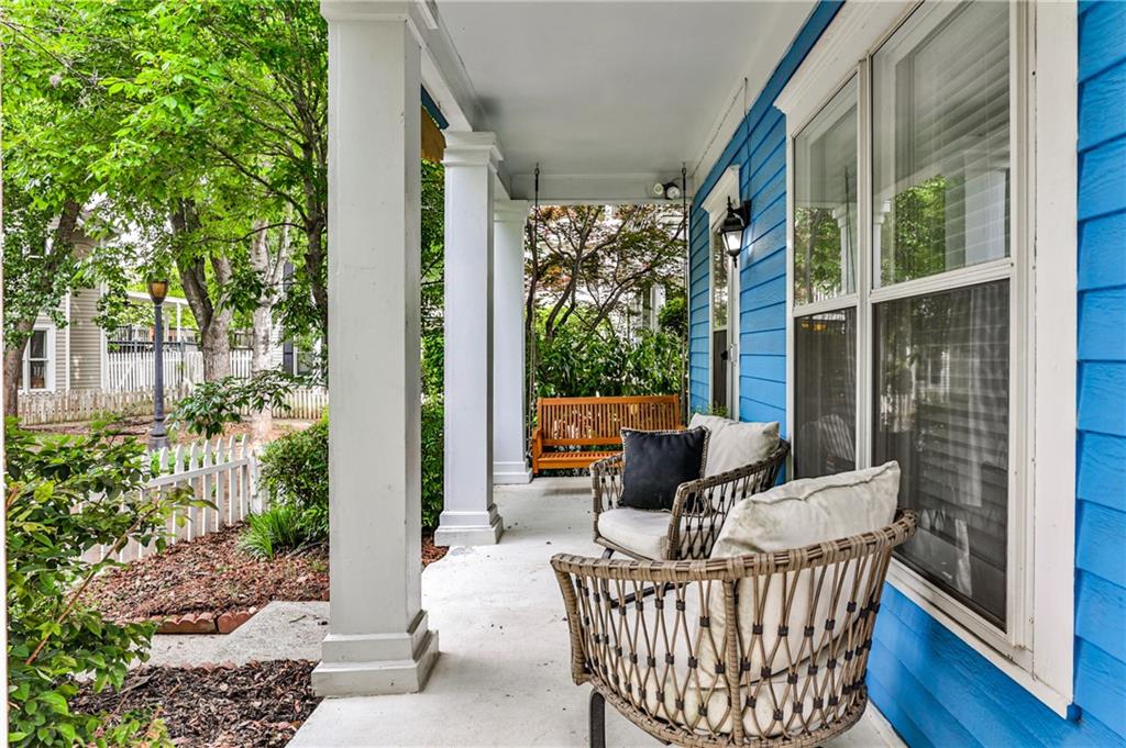 318 Glenwood Avenue SE