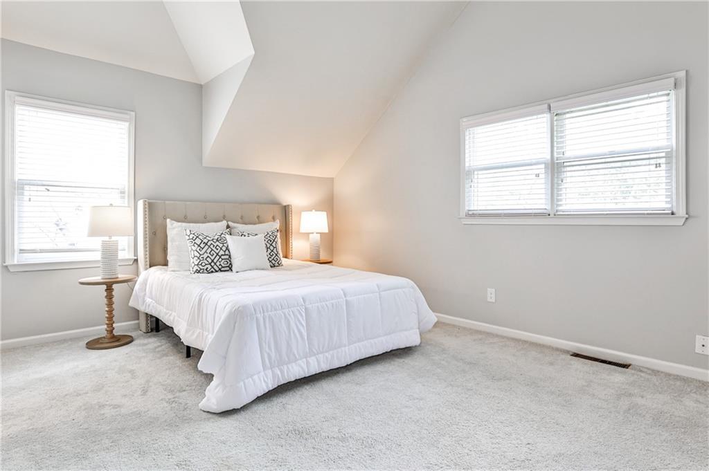 318 Glenwood Avenue SE