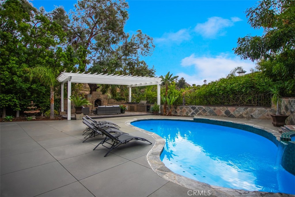 10282 Ambervale Lane