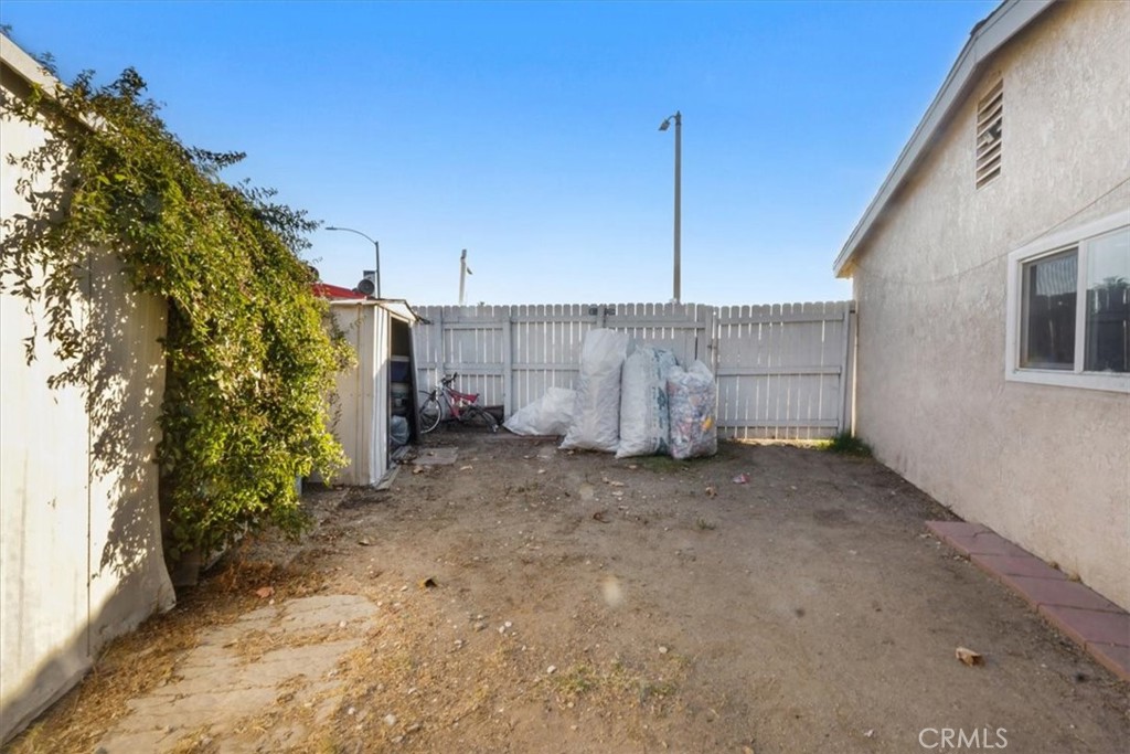 1106 W Flora Street