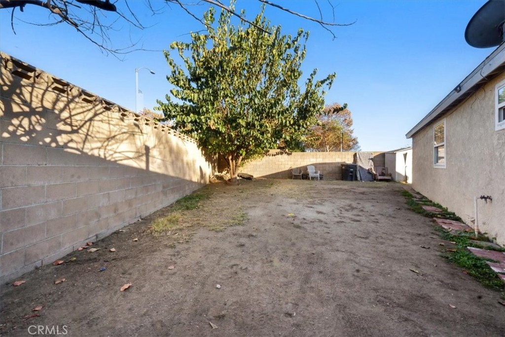 1106 W Flora Street