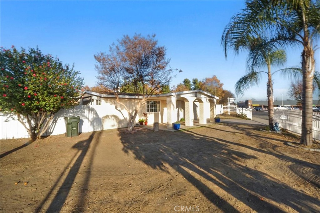 1106 W Flora Street