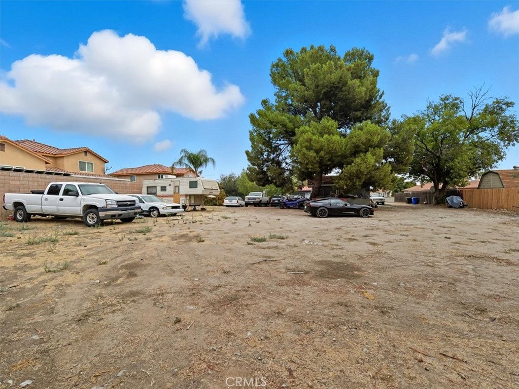 2650 N Linden Avenue