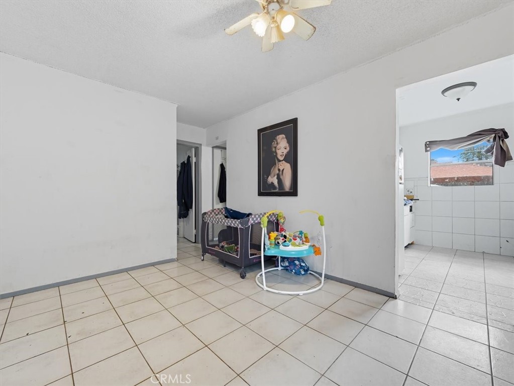 2650 N Linden Avenue