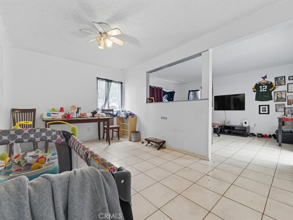 2650 N Linden Avenue