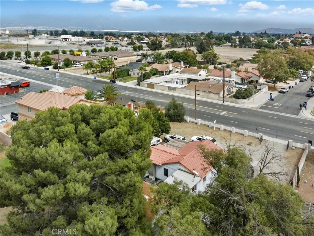 2650 N Linden Avenue