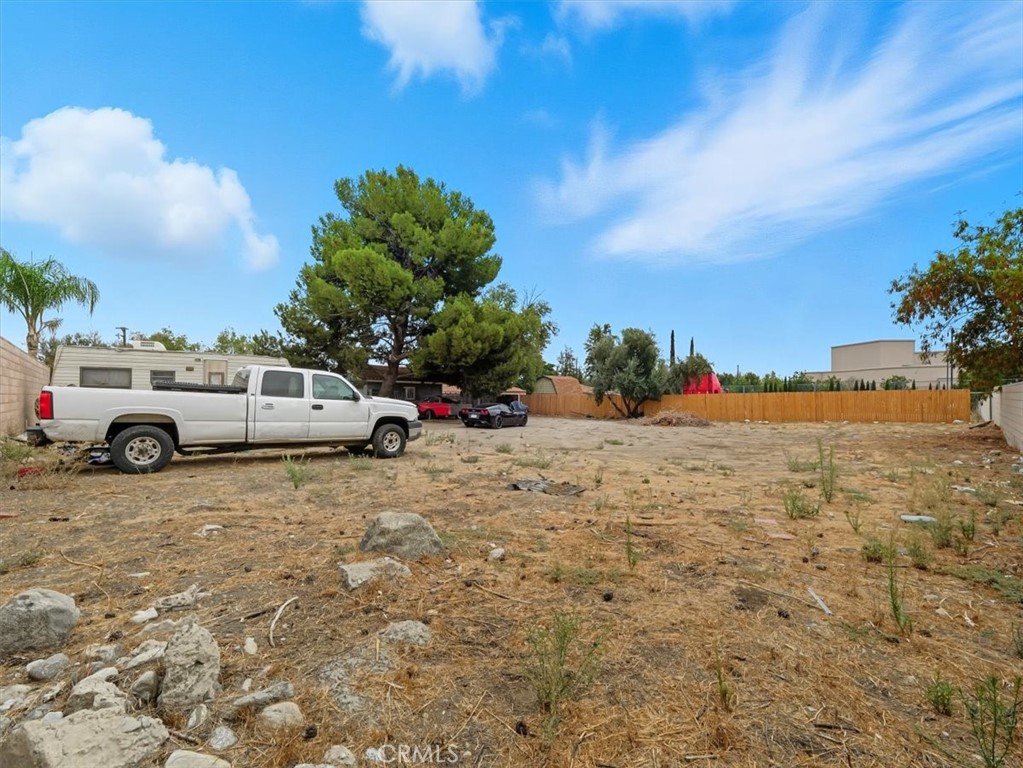 2650 N Linden Avenue