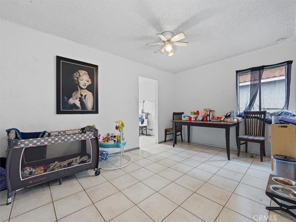 2650 N Linden Avenue