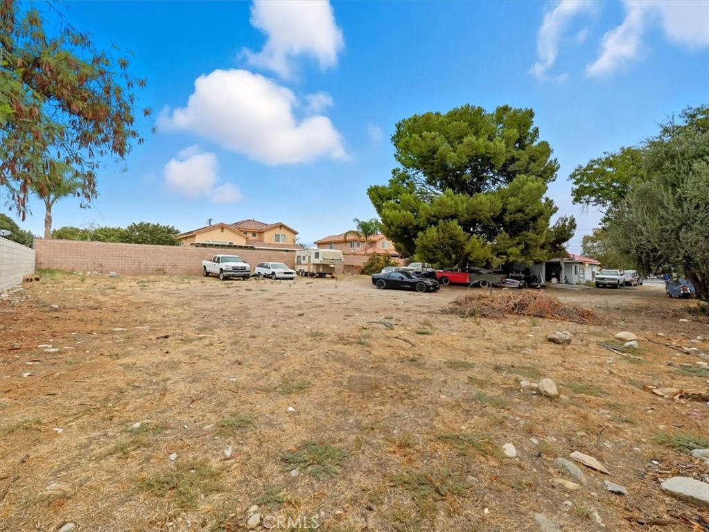 2650 N Linden Avenue