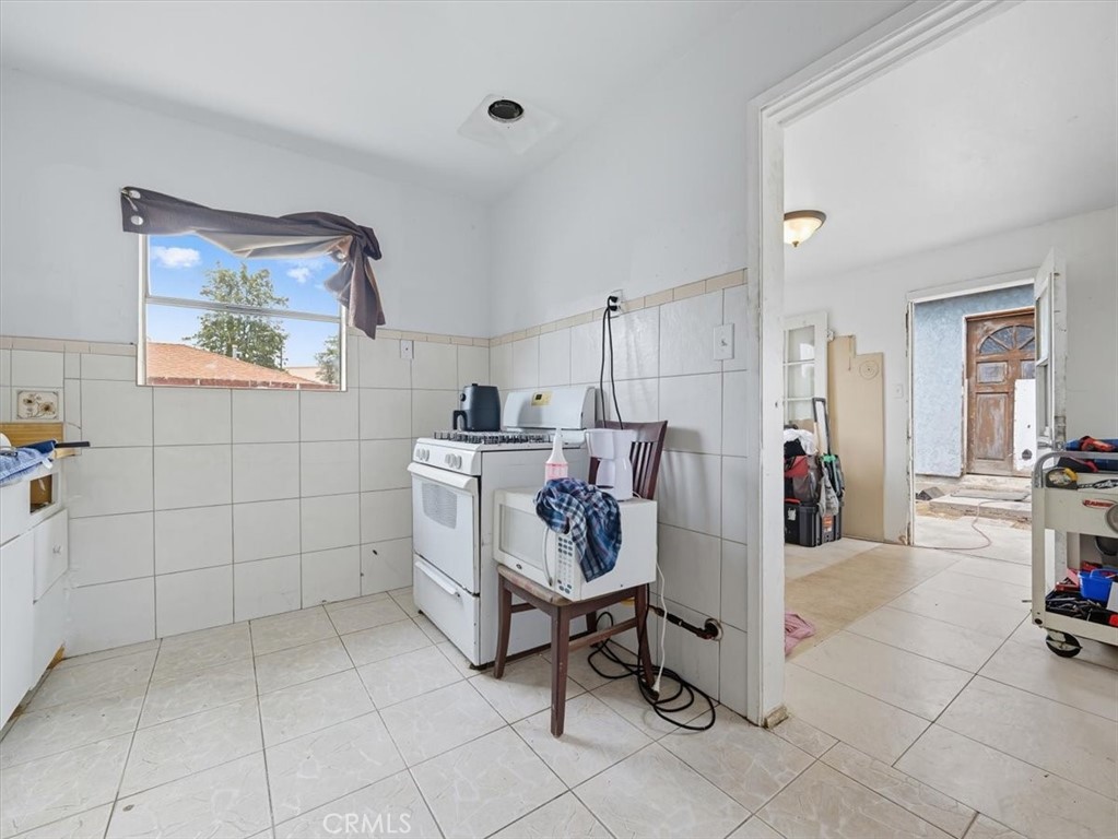 2650 N Linden Avenue