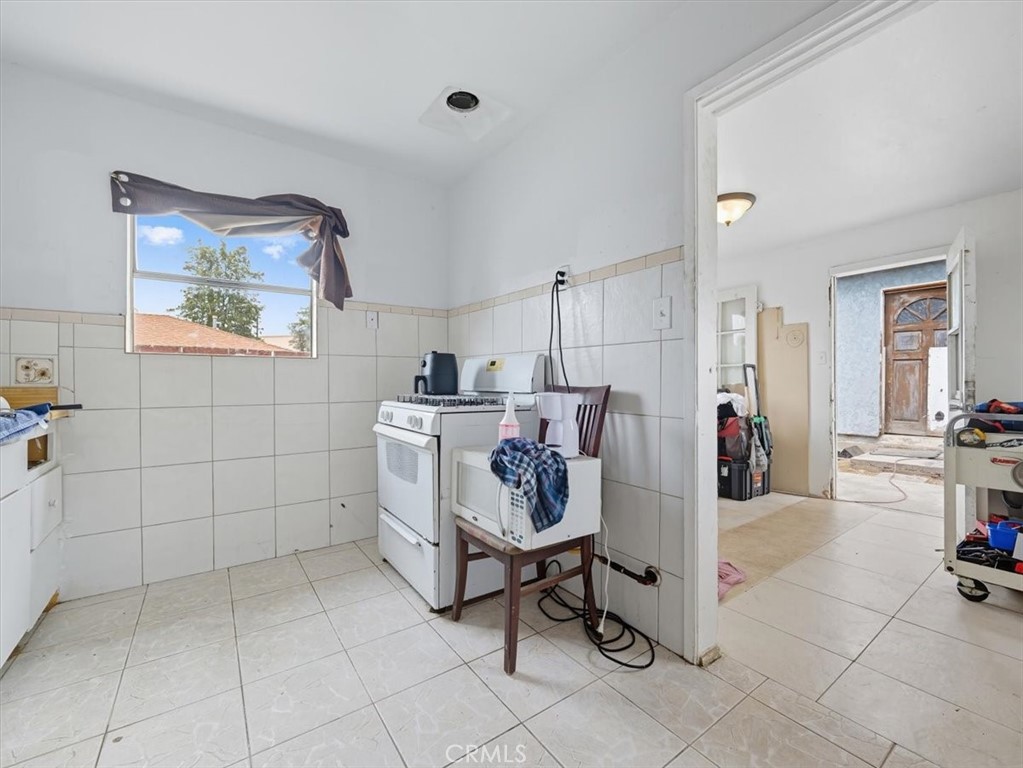 2650 N Linden Avenue