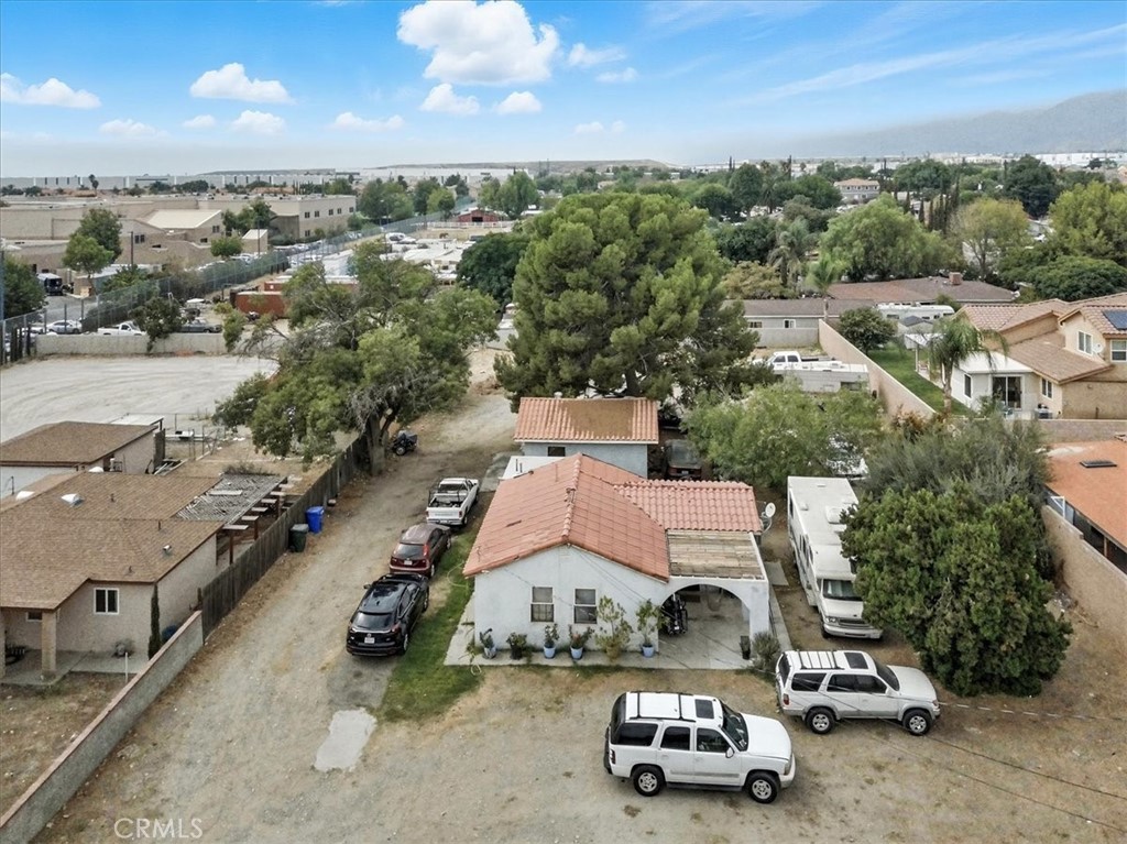 2650 N Linden Avenue