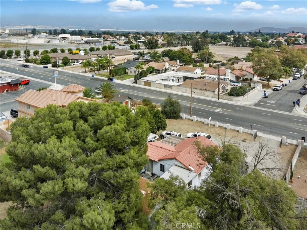 2650 N Linden Avenue