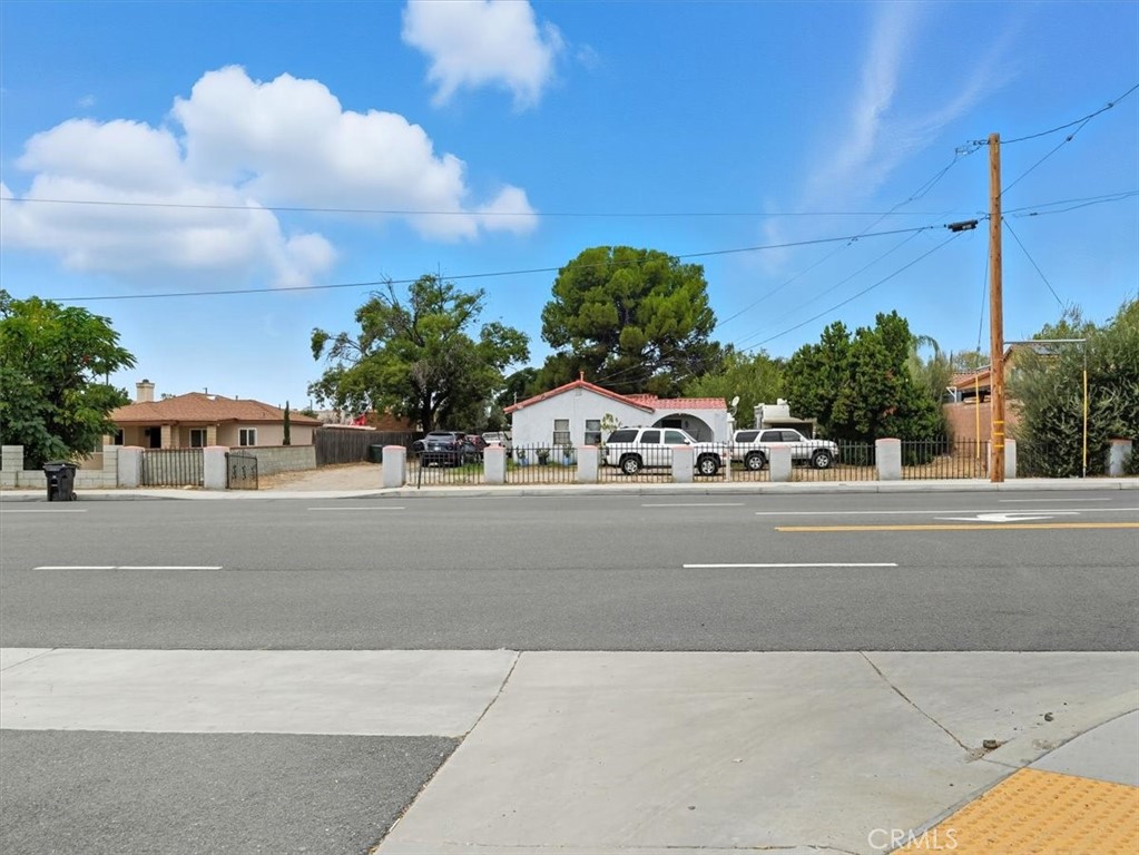 2650 N Linden Avenue