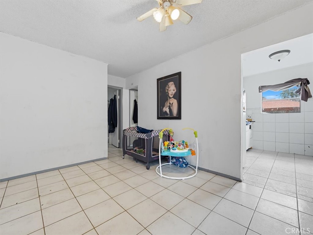 2650 N Linden Avenue