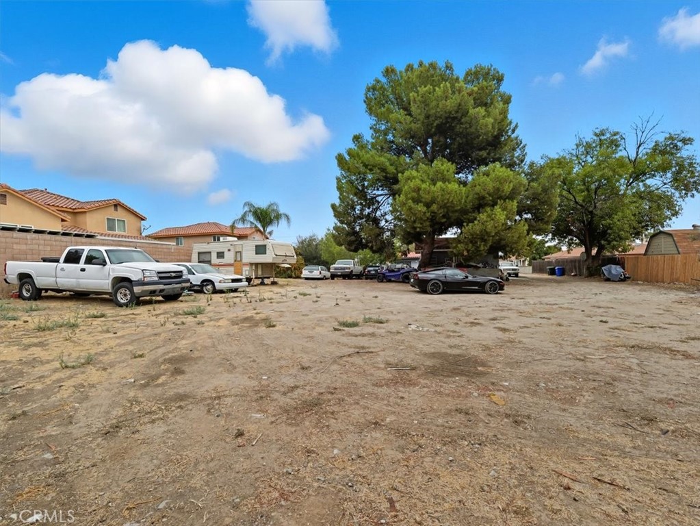 2650 N Linden Avenue