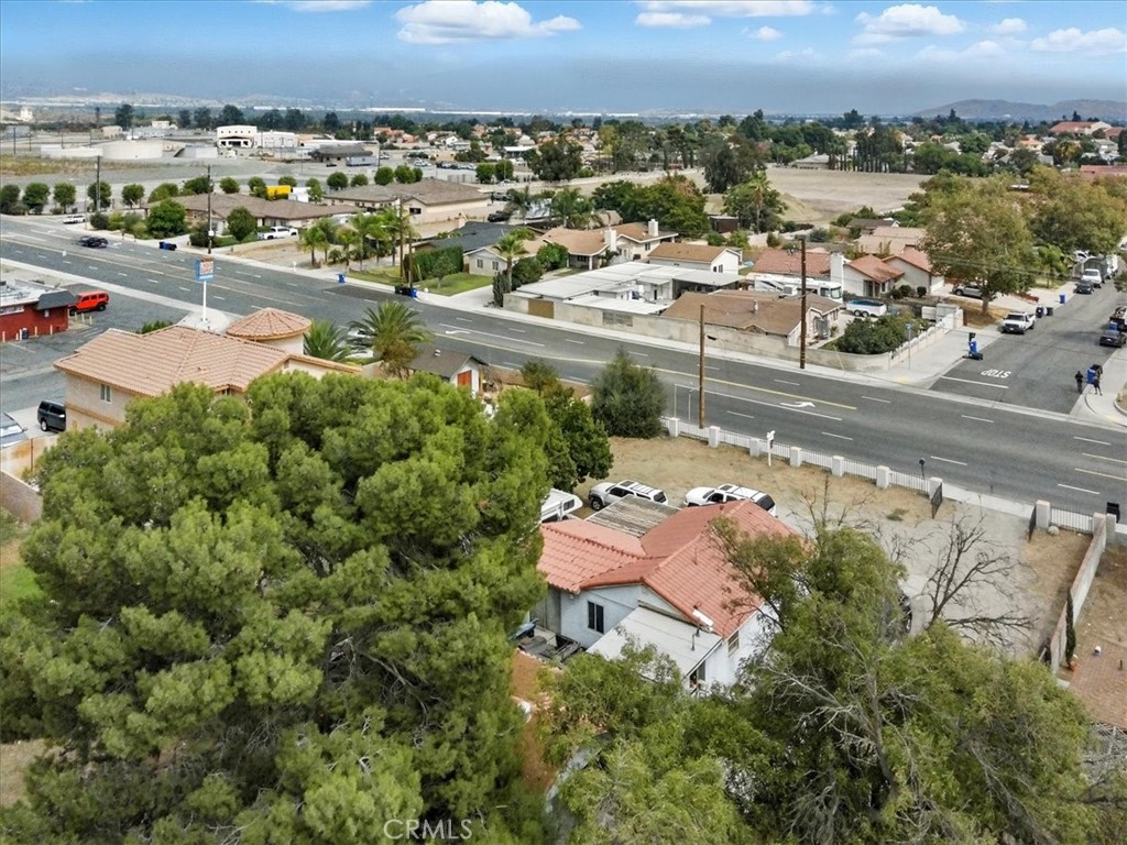 2650 N Linden Avenue