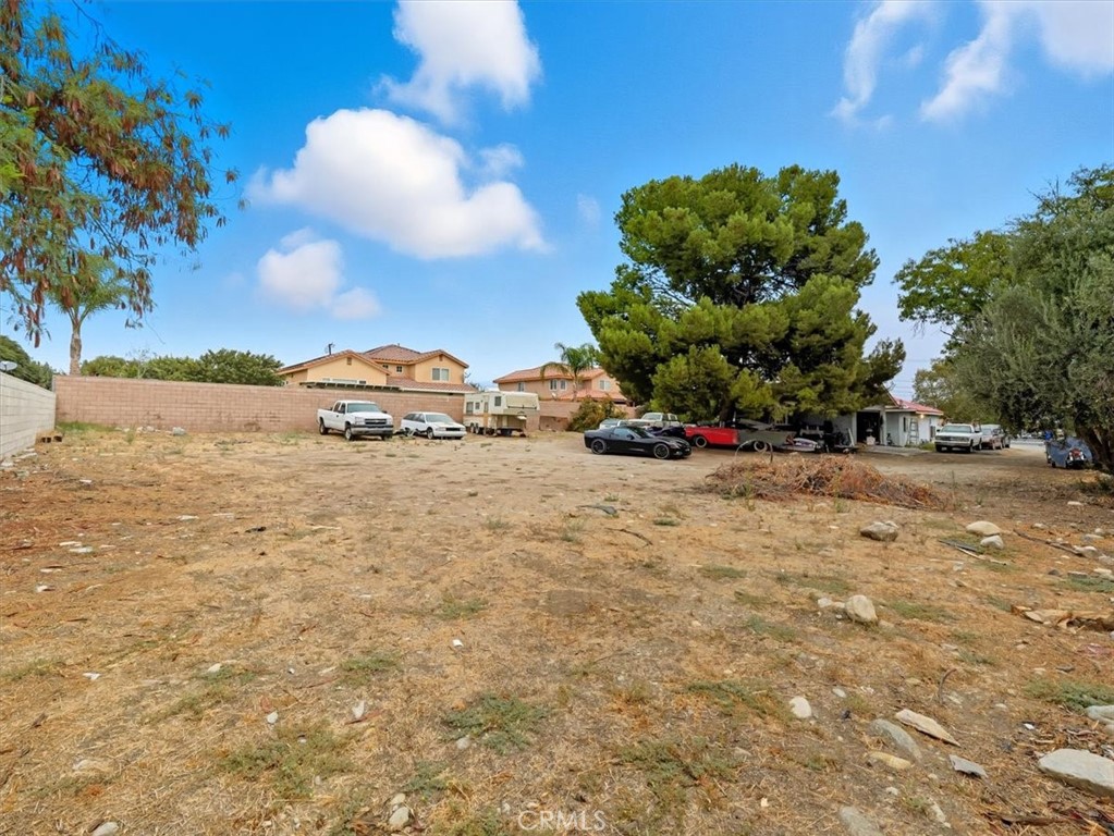 2650 N Linden Avenue