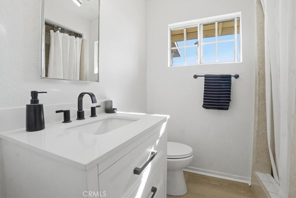 1512 W 6th Street