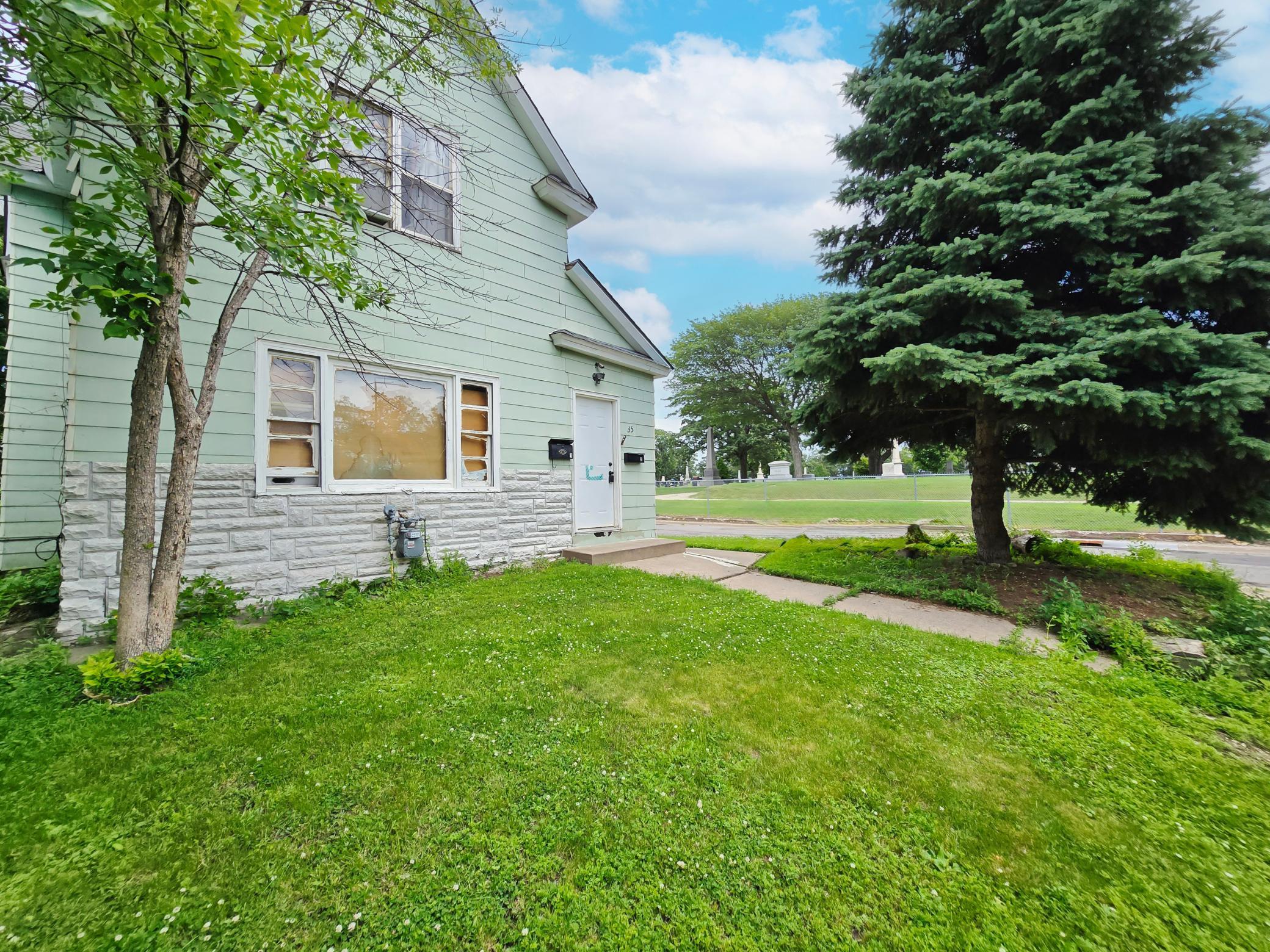 35 Front Avenue