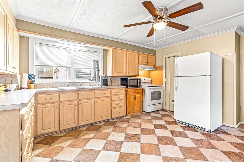 2 Mulberry St